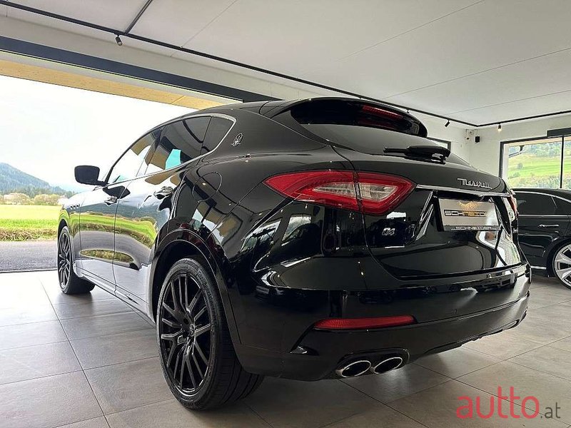 2020' Maserati Levante photo #3