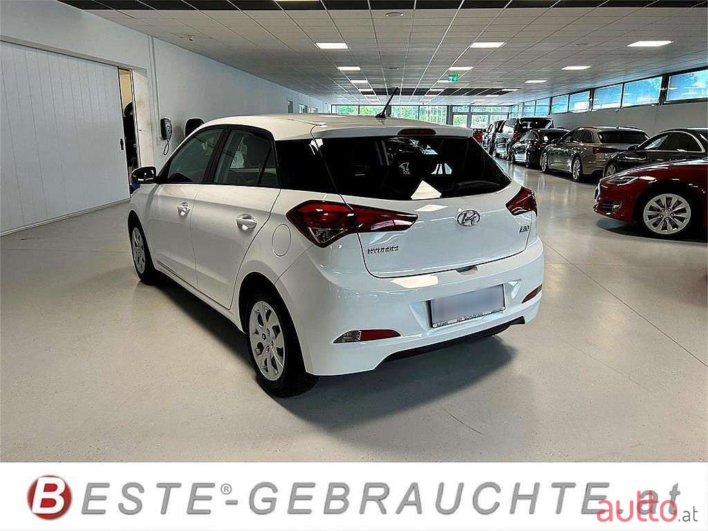 2017' Hyundai i20 photo #3