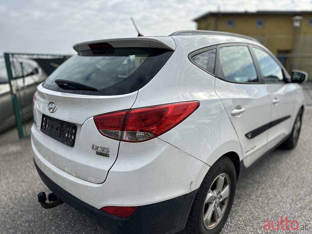 2011' Hyundai ix35 photo #3