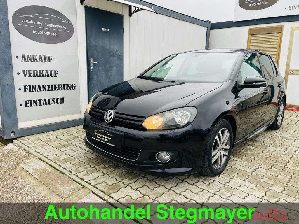 2011' Volkswagen Golf photo #1