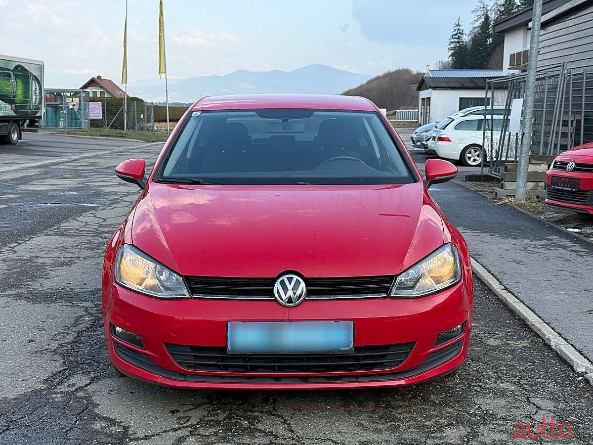 2013' Volkswagen Golf photo #2