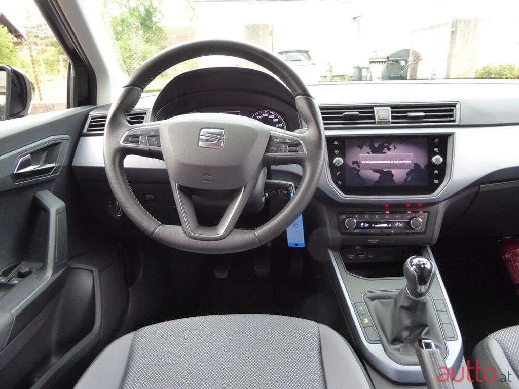 2020' SEAT Arona photo #6