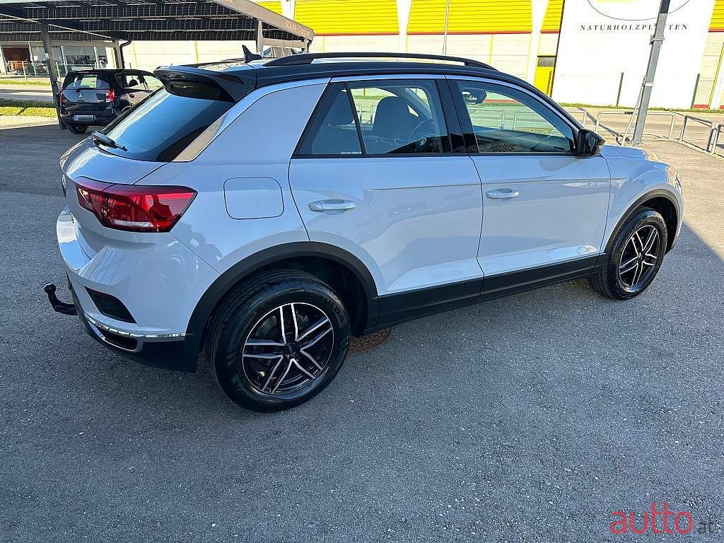 2021' Volkswagen T-Roc photo #2