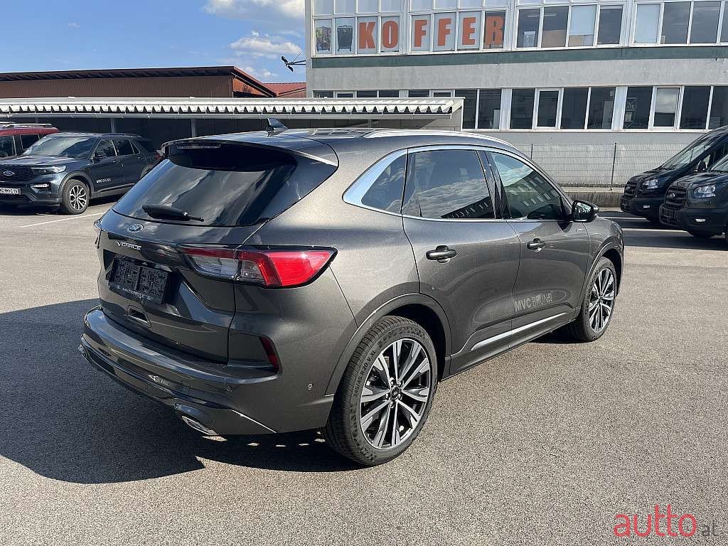 2023' Ford Kuga photo #3