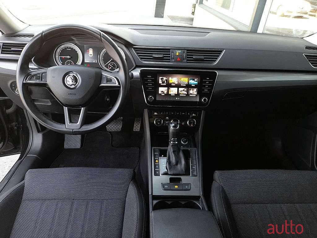 2020' Skoda Superb photo #2