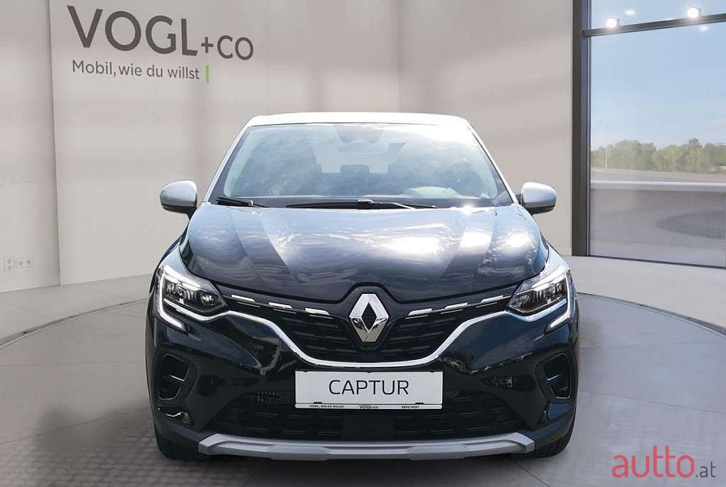 2022' Renault Captur photo #2