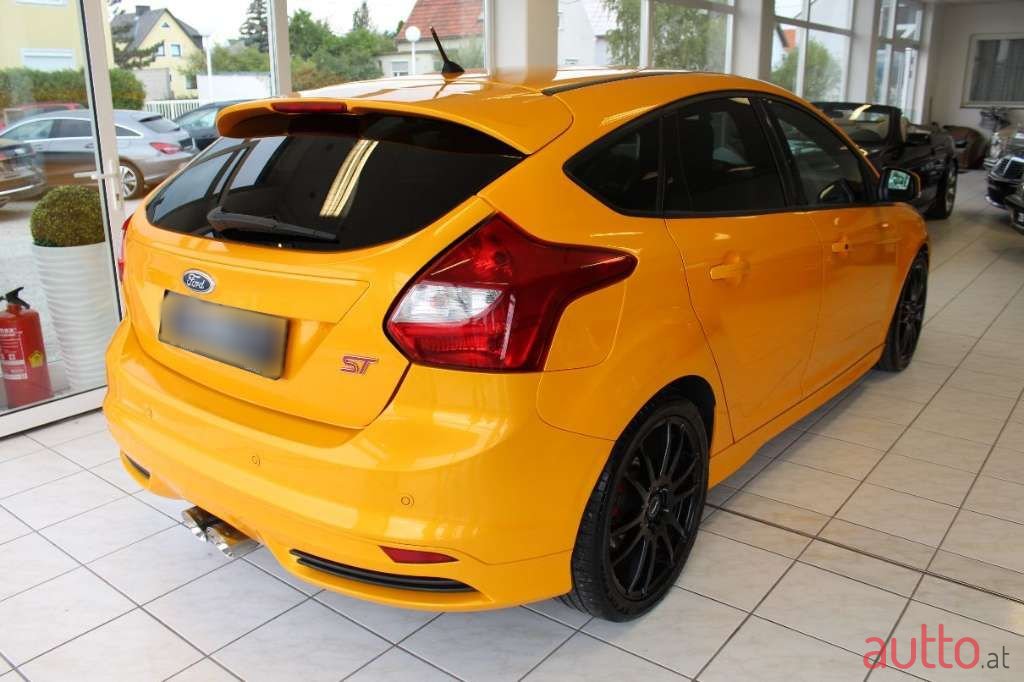 2012' Ford Focus photo #6