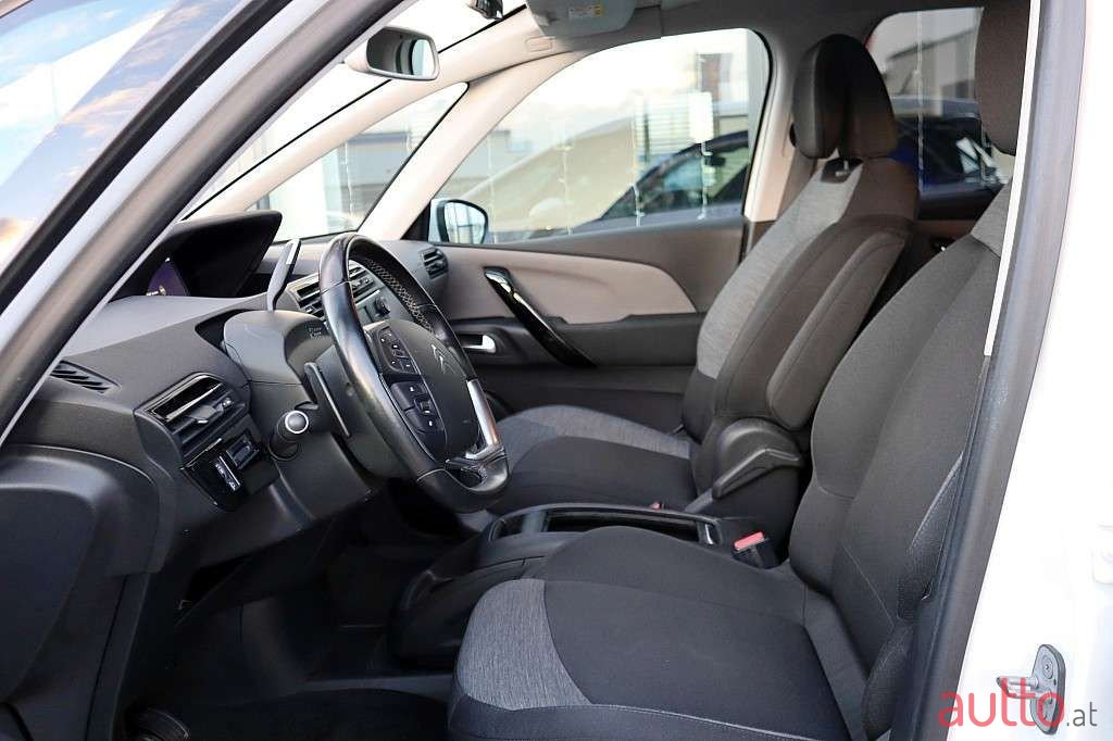 2019' Citroen C4 SpaceTourer photo #6