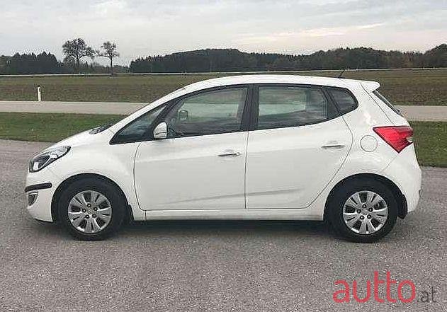 2012' Hyundai Ix20 photo #1