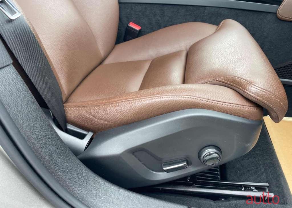 2020' Volvo V60 photo #5