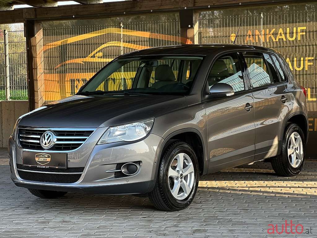 2009' Volkswagen Tiguan photo #3
