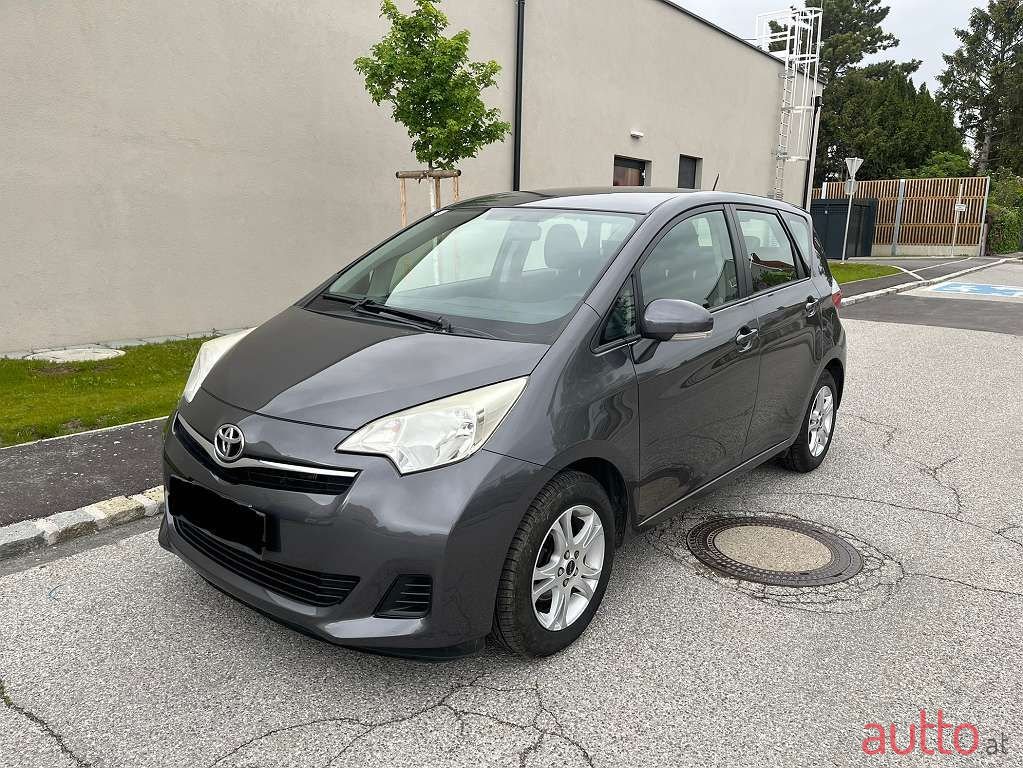 2012' Toyota Verso photo #1