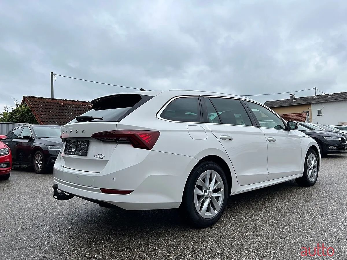 2023' Skoda Octavia photo #3