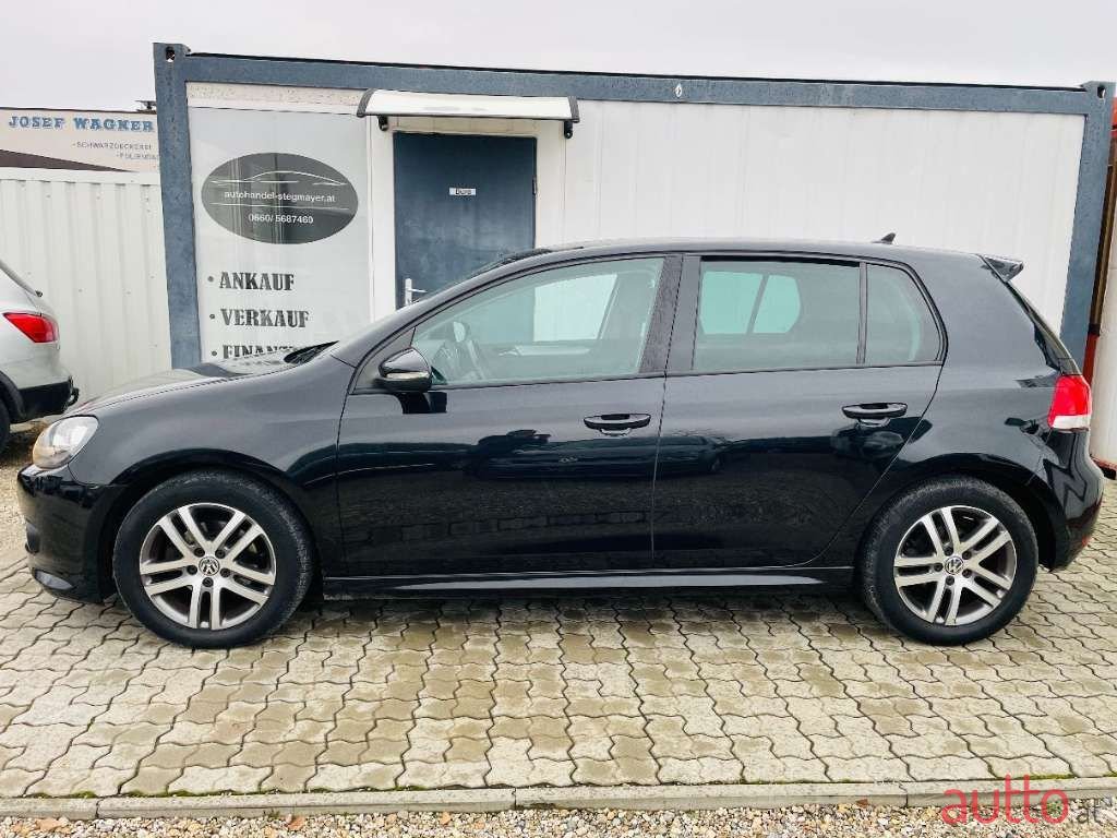 2011' Volkswagen Golf photo #6