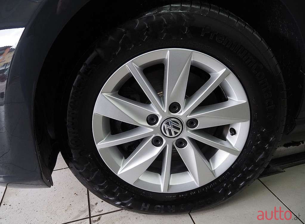 2017' Volkswagen Golf photo #4