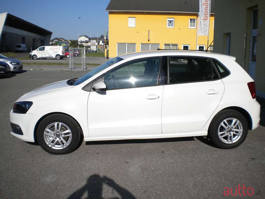 2017' Volkswagen Polo photo #4