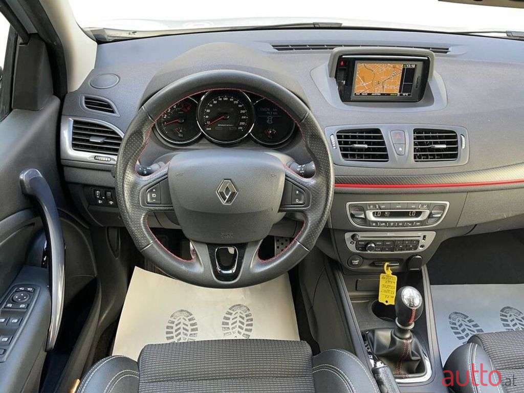2015' Renault Megane photo #5