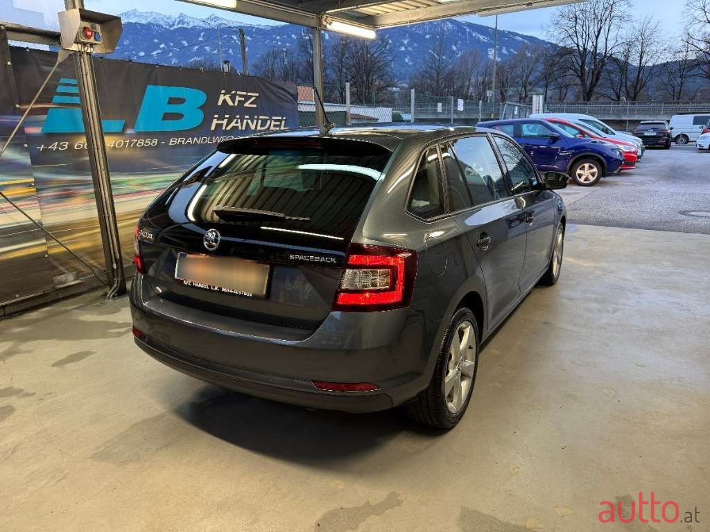 2016' Skoda Rapid photo #5