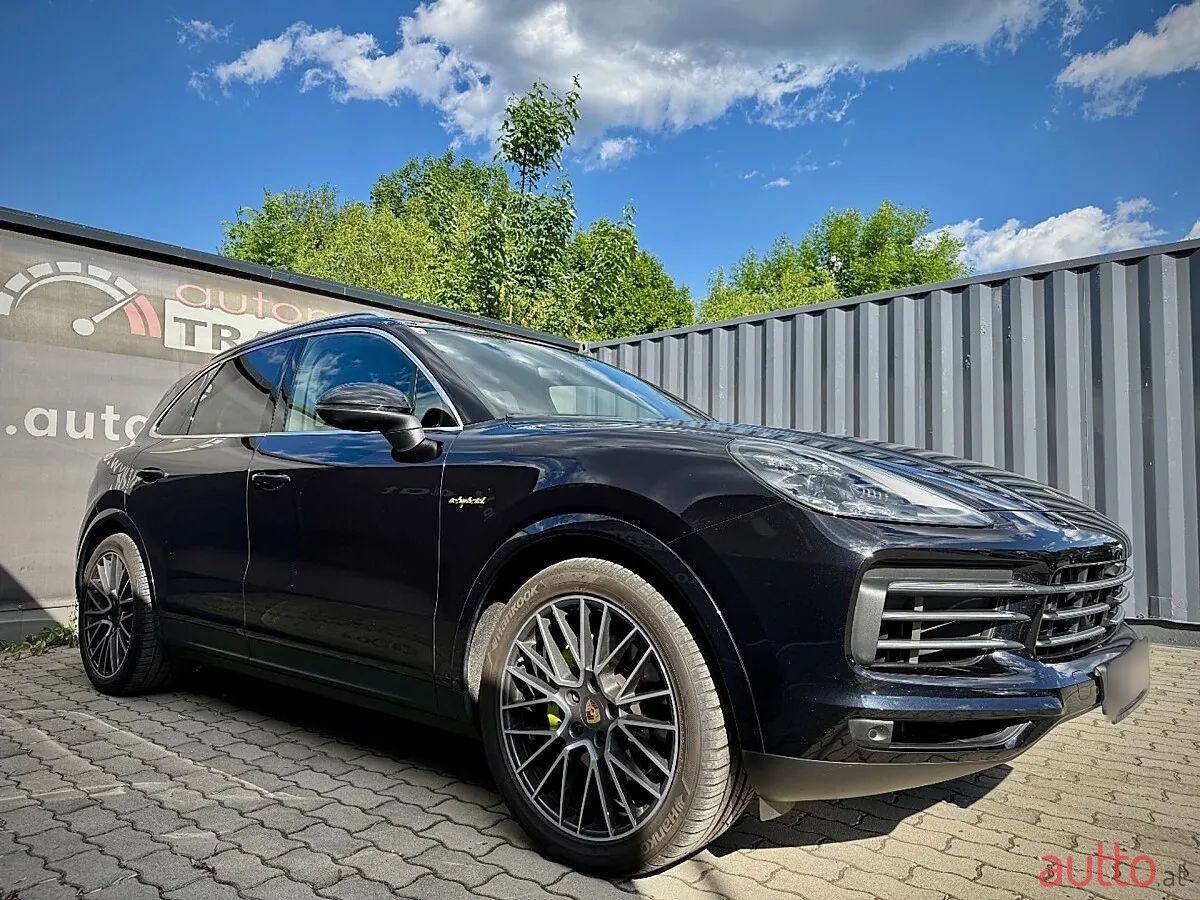 2019' Porsche Cayenne photo #4