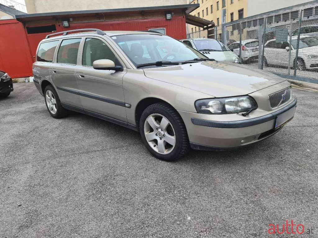 2003' Volvo V70 photo #3