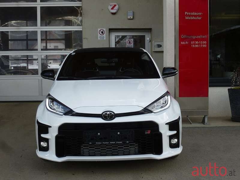2021' Toyota Yaris photo #4