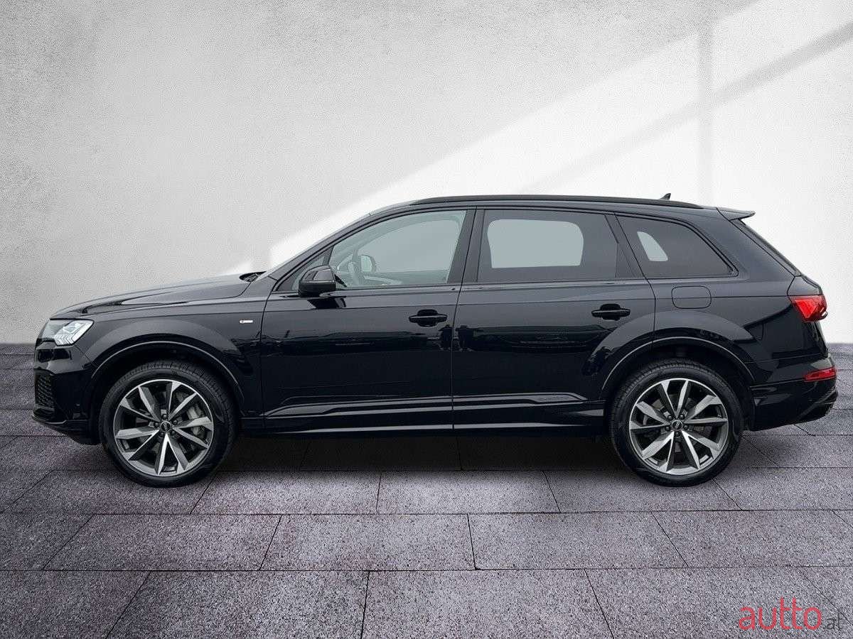 2021' Audi Q7 photo #2
