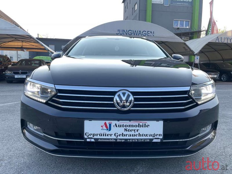 2017' Volkswagen Passat photo #2