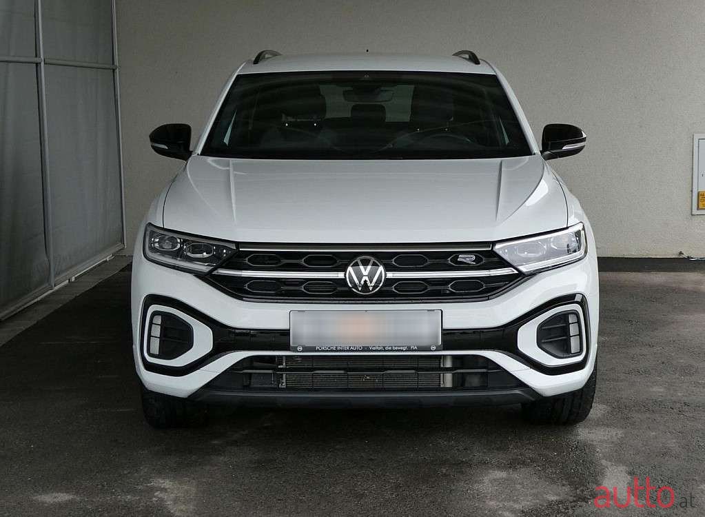 2022' Volkswagen T-Roc photo #2