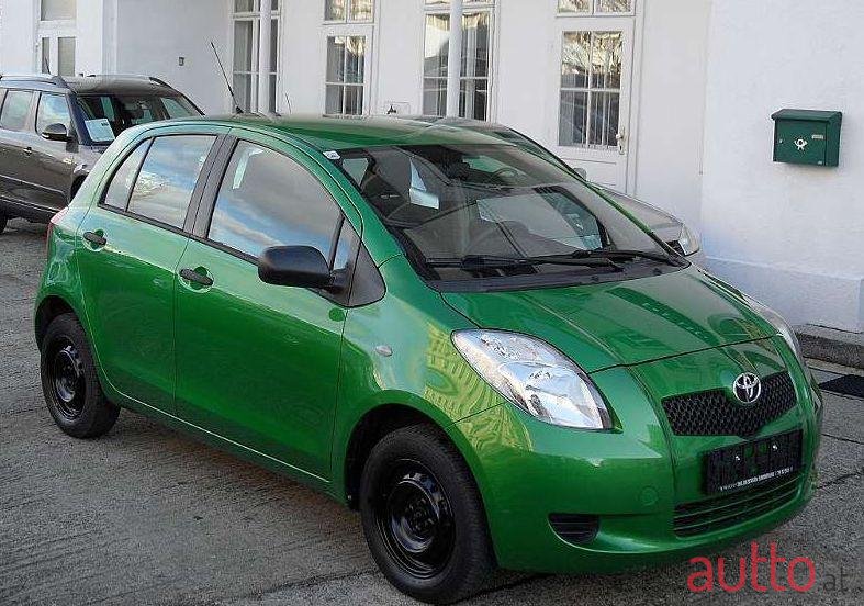 2008' Toyota Yaris photo #1