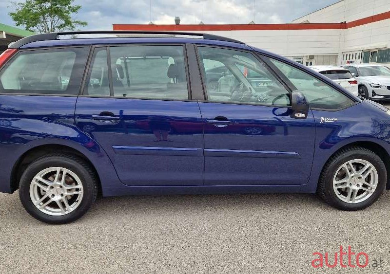 2008' Citroen C4 Picasso photo #6