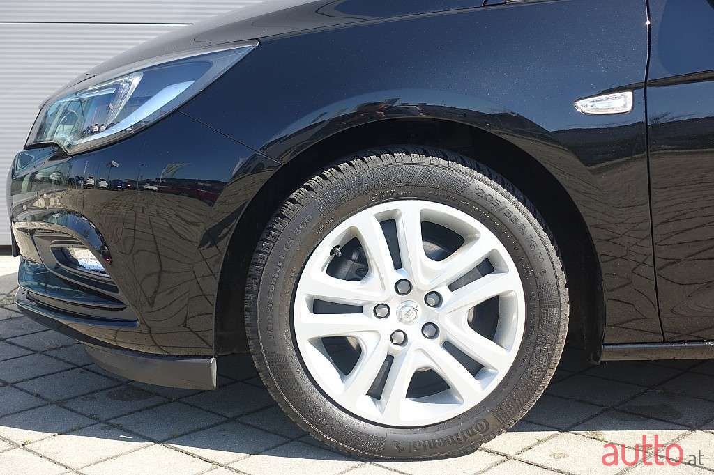 2018' Opel Astra photo #6