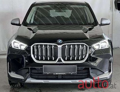 2023' BMW iX1 photo #2