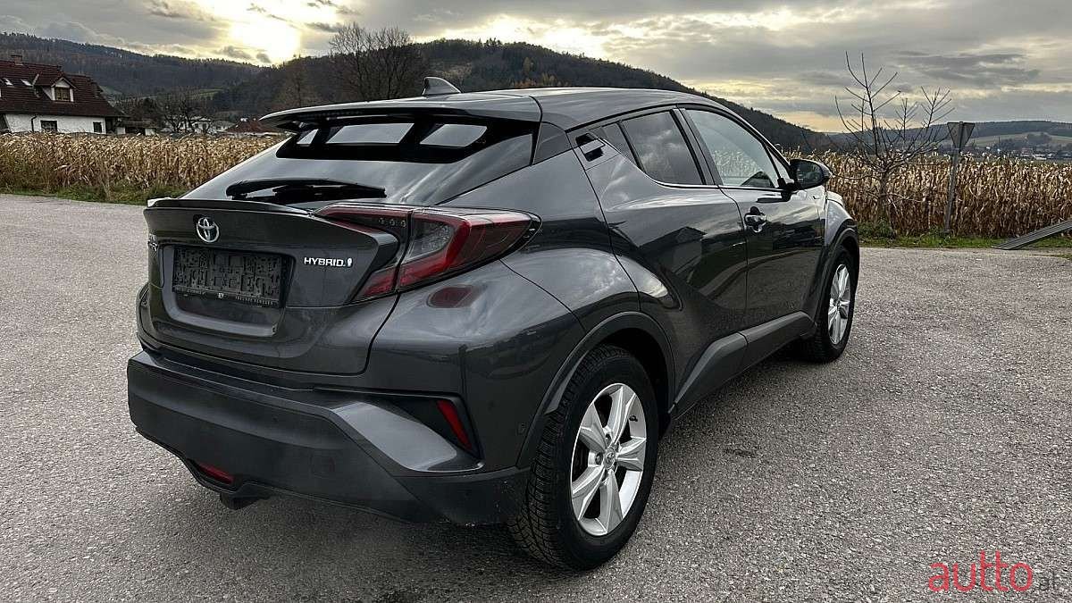 2017' Toyota C-HR photo #6