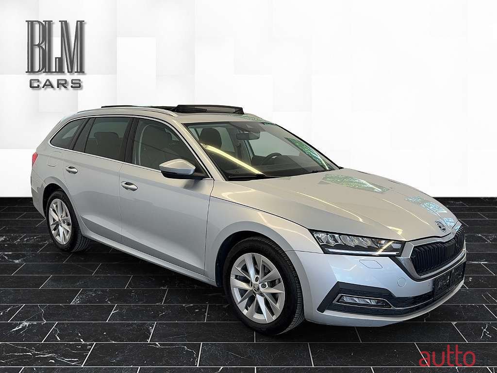 2020' Skoda Octavia photo #2