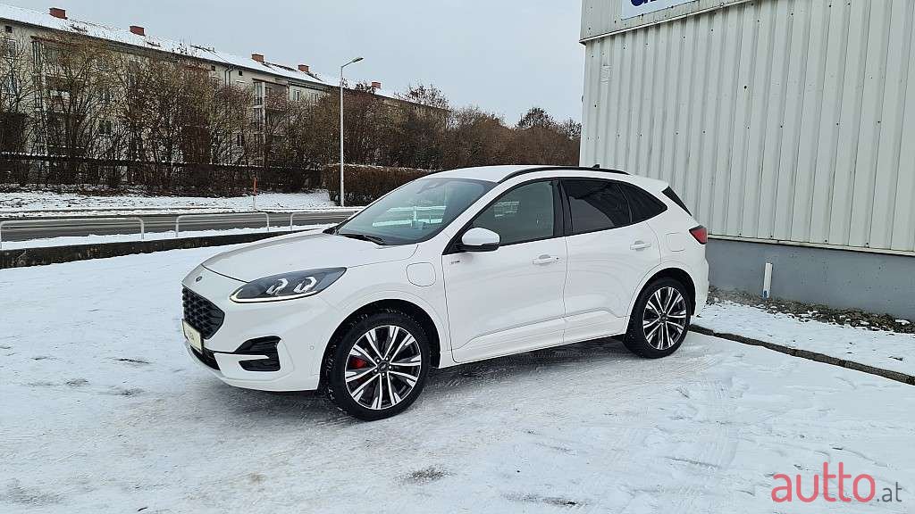 2022' Ford Kuga photo #3