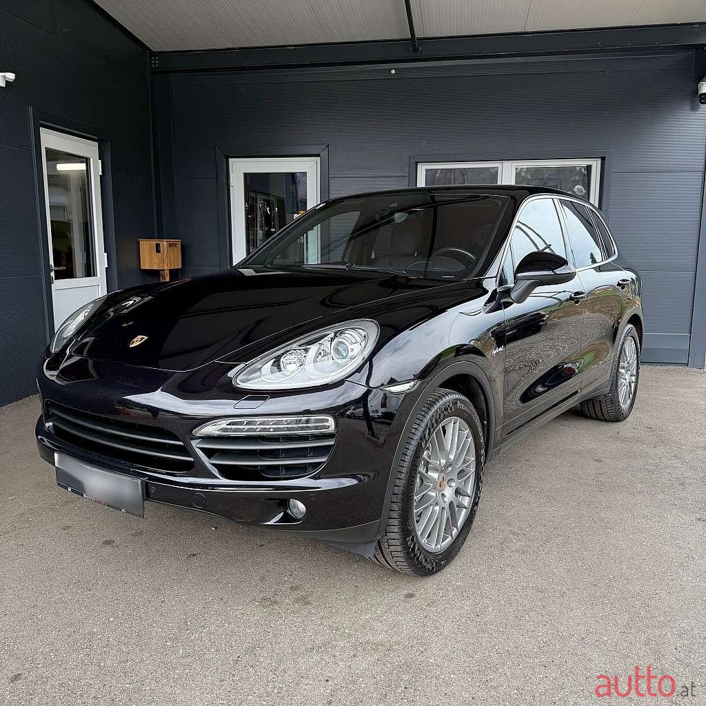 2013' Porsche Cayenne photo #1