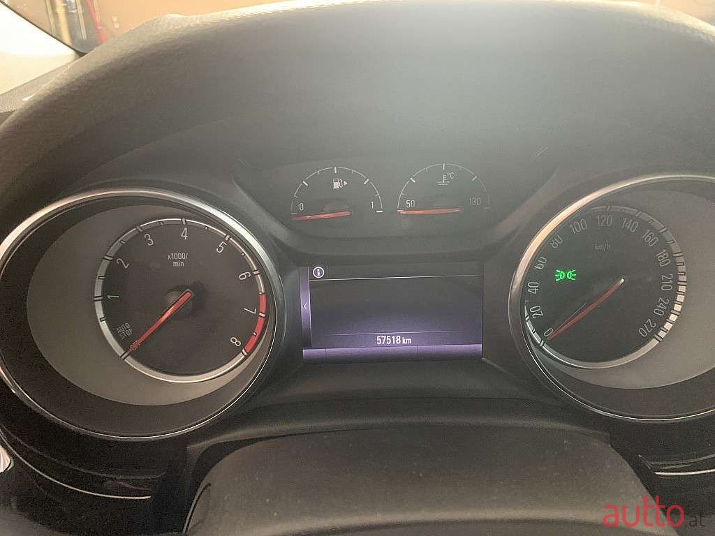 2017' Opel Astra photo #5