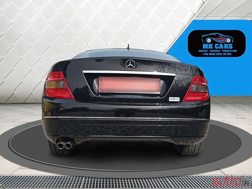 2011' Mercedes-Benz C-Klasse photo #3