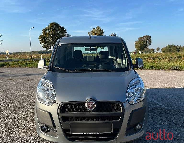 2010' Fiat Doblo photo #2
