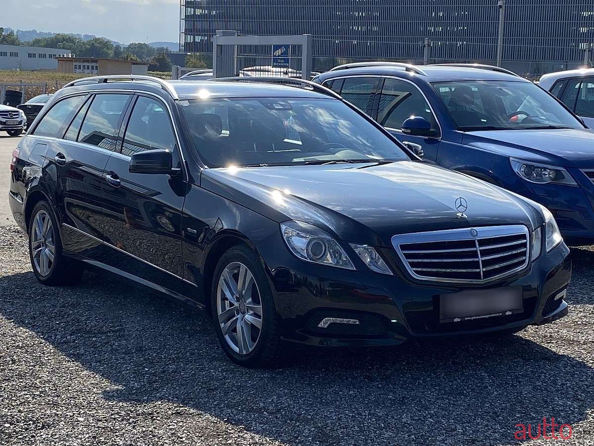 2010' Mercedes-Benz E-Klasse photo #3