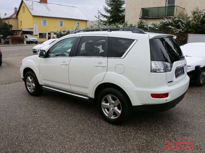 2012' Mitsubishi Outlander photo #4