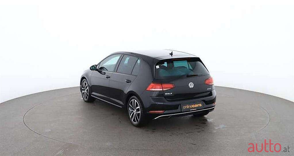 2018' Volkswagen Golf photo #4