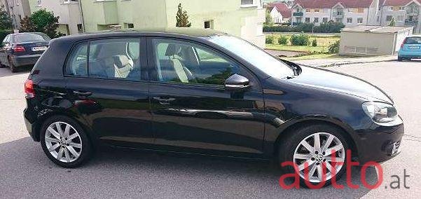 2009' Volkswagen Golf photo #4