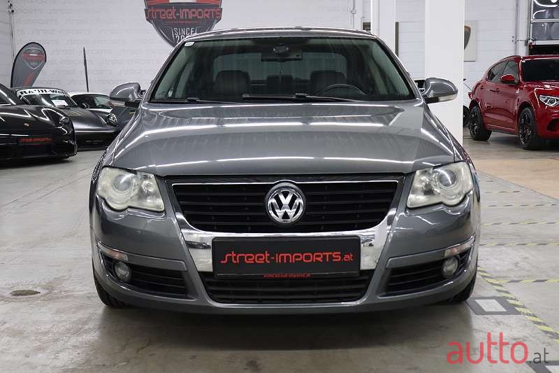 2005' Volkswagen Passat photo #6