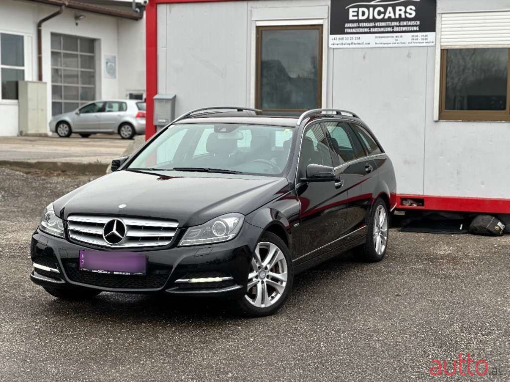 2011' Mercedes-Benz C-Klasse photo #4