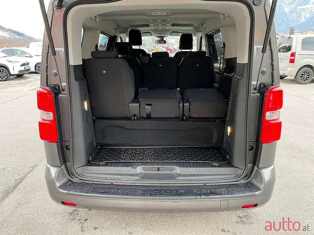 2022' Toyota Proace photo #2