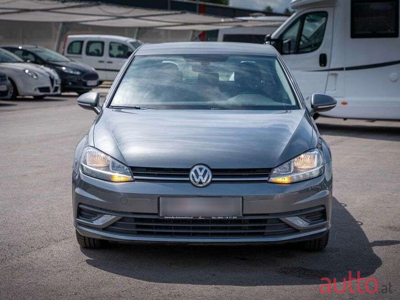 2018' Volkswagen Golf photo #6