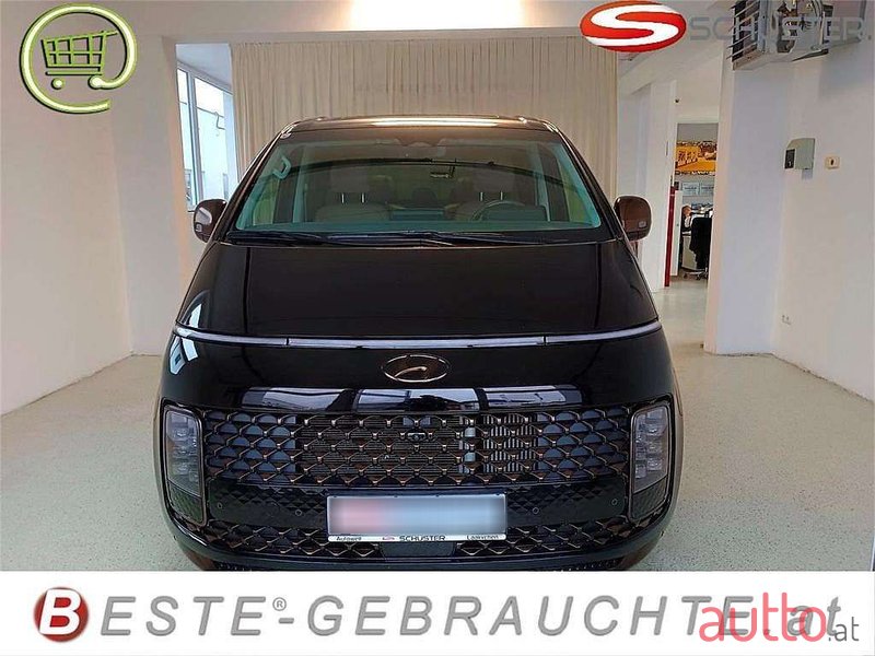 2022' Hyundai Staria photo #2
