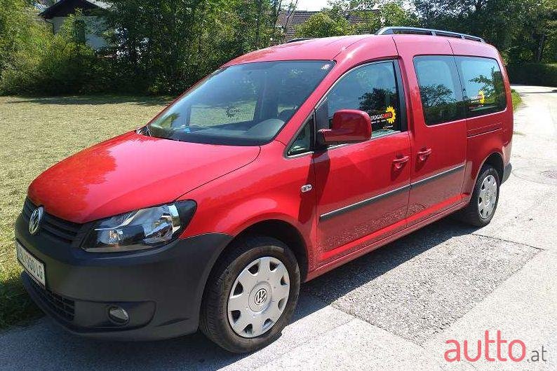 2011' Volkswagen Caddy photo #3