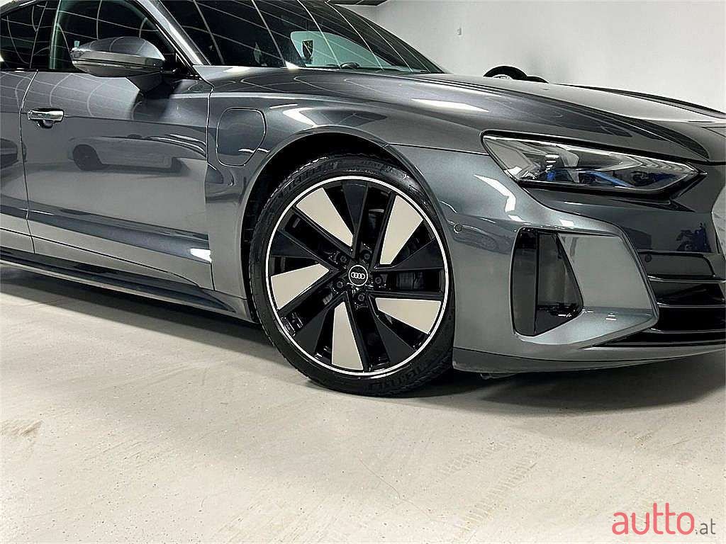 2021' Audi e-tron GT photo #2